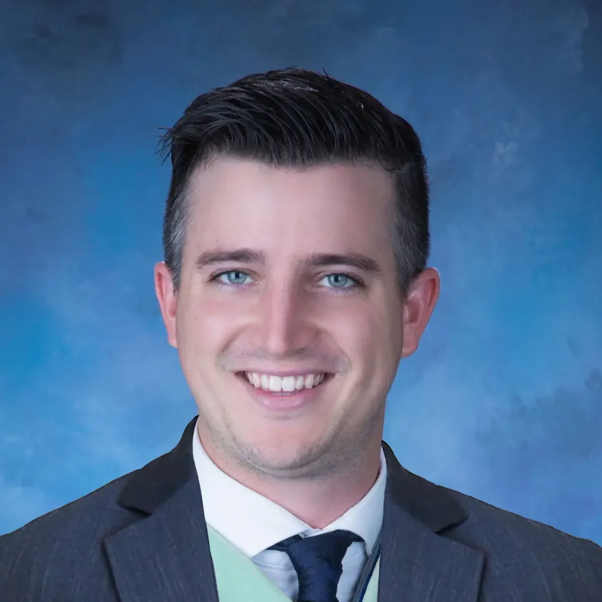 Dr. Evan Hays Headshot